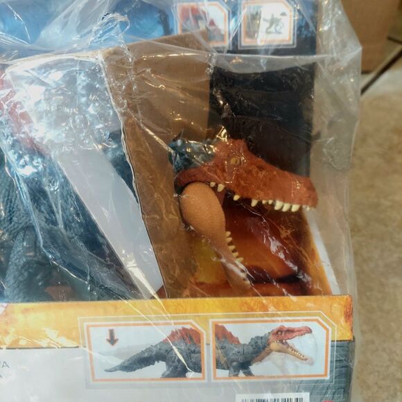 Jurassic World Dominion Dinosaur Slamosaurus and Ampelosarus Action Figures Toy - Picture 3 of 5